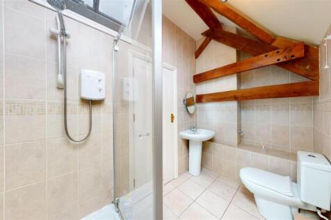 The Corn House Ensuite Bedroom One.jpg