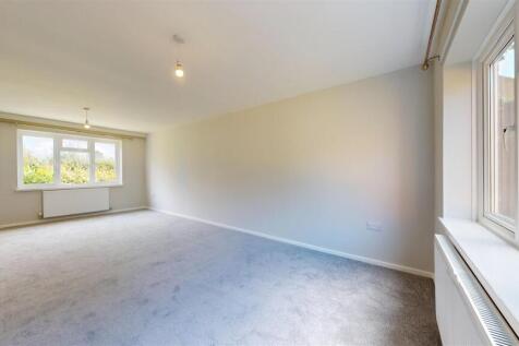 Shorncliffe Drive 24 Living Room 2.jpg