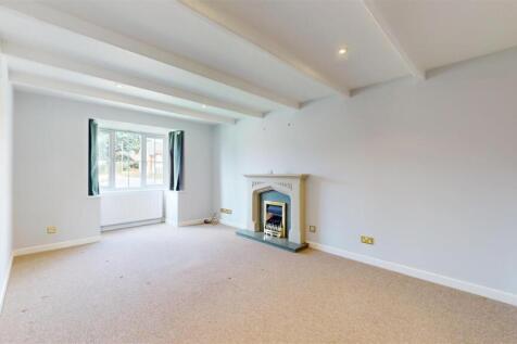 Willow Court 1 Living Room.jpg