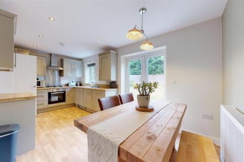 Atherton Rise 40 Kitchen.jpg