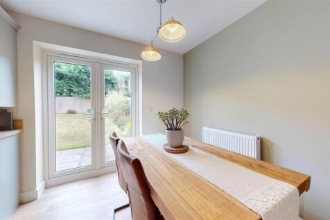 Atherton Rise 40 Dining Area.jpg