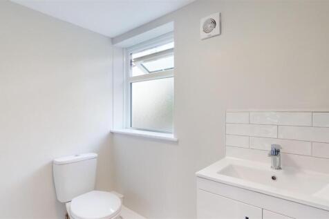 School Bank 2 - Flat 2 - Pontesbury - Shower Room 