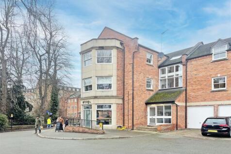 St Julians Crescent 11 Front Shot 2023.jpg
