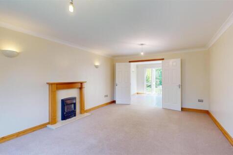 8 Nursery Meadows, Living Room 1.jpg