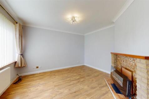 Stretton Close 18 Living Room 2.jpg