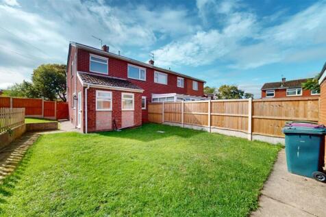 Stretton Close 18 Garden.jpg