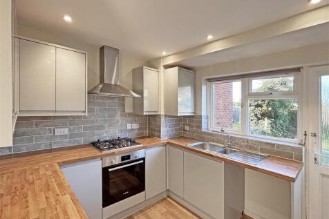 Shorncliffe Way 4 Kitchen 1.jpg