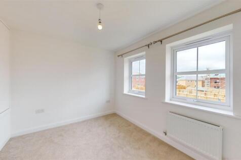 9 Newitt Road, Master Bedroom.jpg