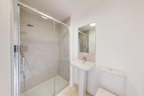 9 Newitt Road, Master Ensuite.jpg