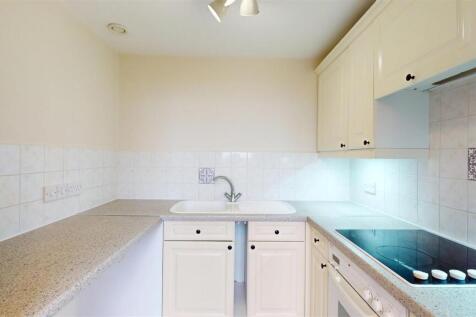14 Watergate Mansions, Kitchen.jpg