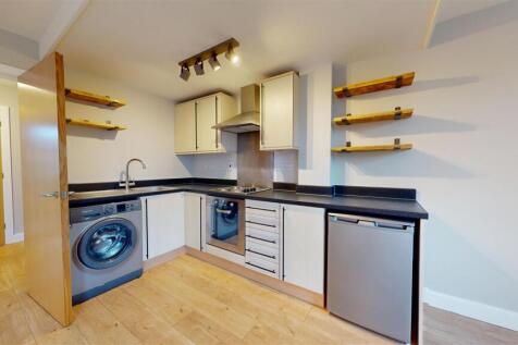 Benbow Quay 22 Kitchen.jpg