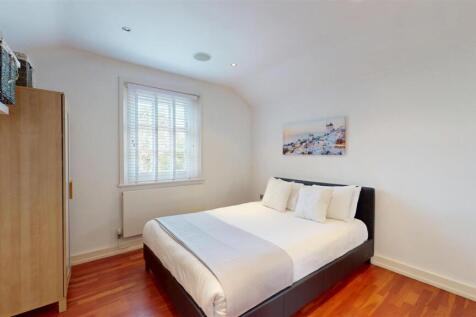 The Woodlands, Flat 7 Bedroom One 2.jpg