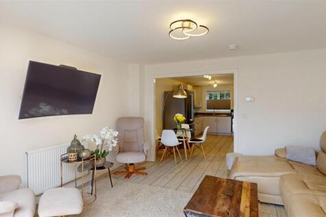 Gardeners Place 67, Living Room 2.jpg