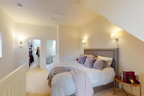 Gardeners Place 67, Master Bedroom 2.jpg