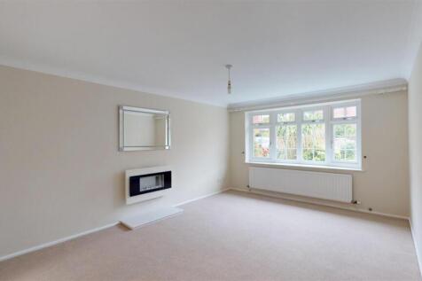 Saxon Court 2, Living Room.jpg