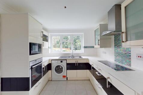 Saxon Court 2, Kitchen.jpg