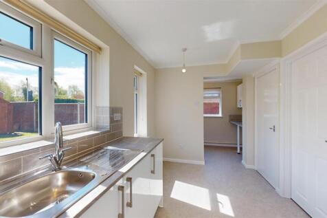 St Andrews Road 9 Kitchen 2.jpg