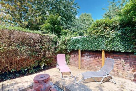 26 Cleveland Street, Garden 2.jpg