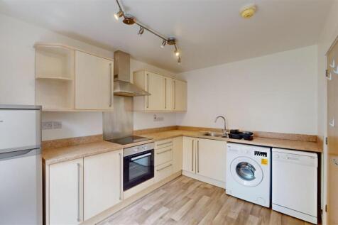 Benbow Quay 62 2 Kitchen.jpg