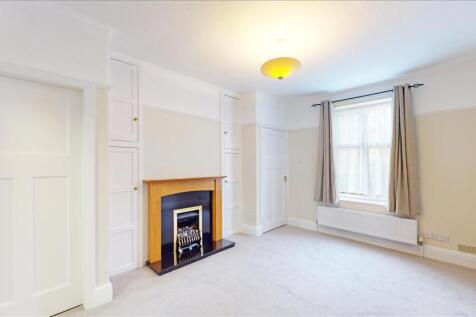 Riverside Close 7 Living Room.jpg