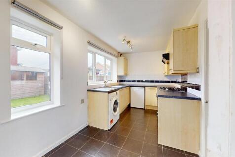 Lanesfield 12 Kitchen.jpg