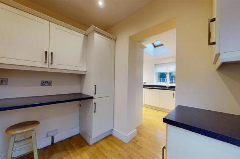 Wellmead Road 5 Utility Area.jpg