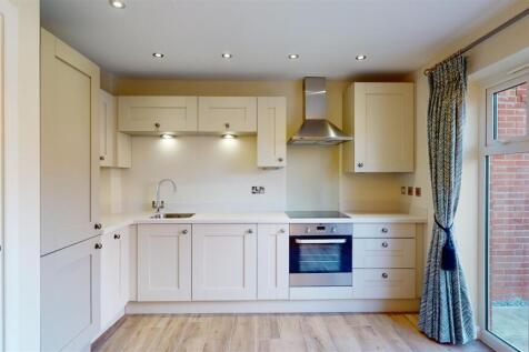 Whitfield Crescent 5 Kitchen.jpg