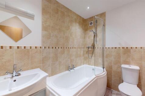 Claremont Chambers 7a, Apartment 4 Bathroom.jpg