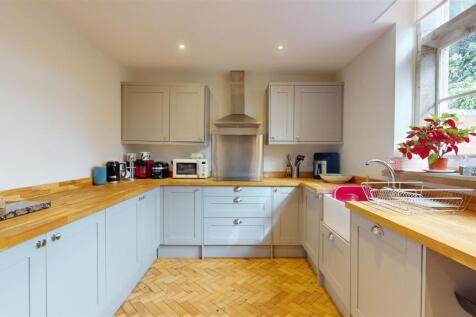 2 The Old School, Vicarage Road, Kitchen 2.jpg