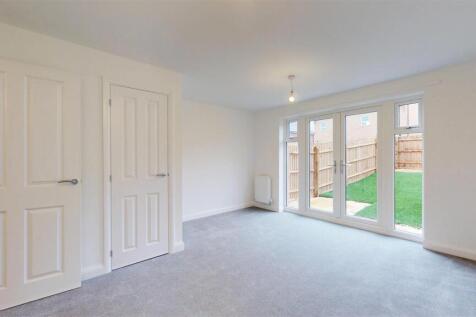 Leedham Close 14 Living Room.jpg