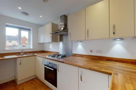 Penson Way 38 Kitchen 1.jpg