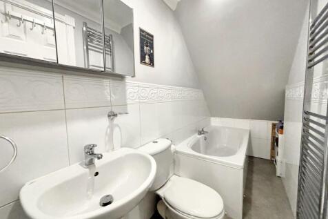 En-Suite Bathroom