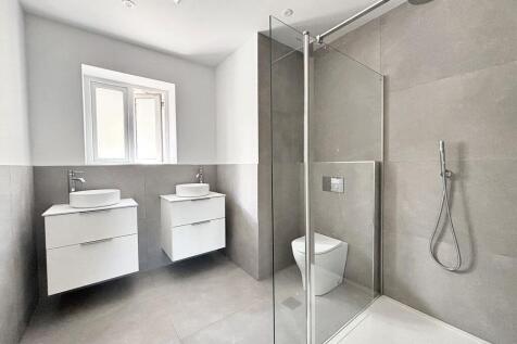 Bedroom One En-Suite