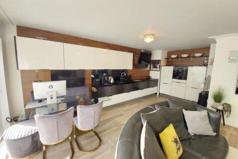 Living Room/Kitchen/Dining Area