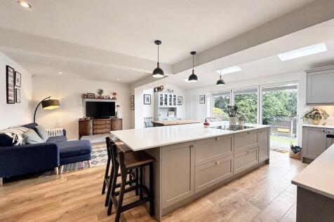 Open Plan Kitchen/Diner/Family Room