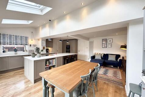 Open Plan Kitchen/Diner/Family Room