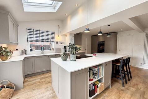 Open Plan Kitchen/Diner/Family Room