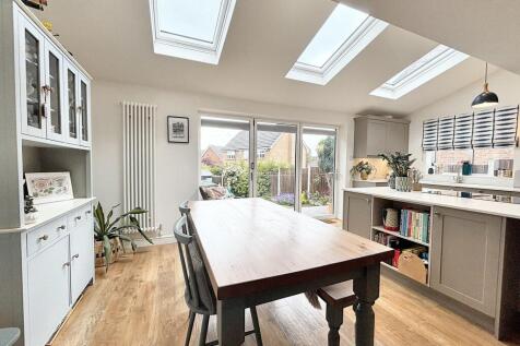 Open Plan Kitchen/Diner/Family Room