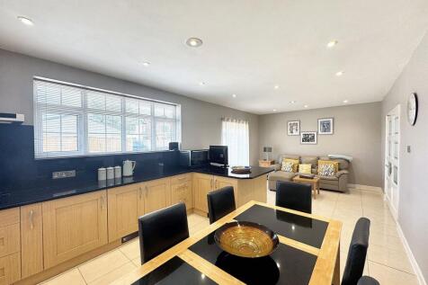 Kitchen/Diner/Snug