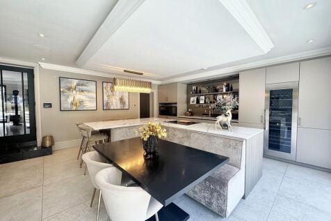 Kitchen/Living Room/ Dining Room