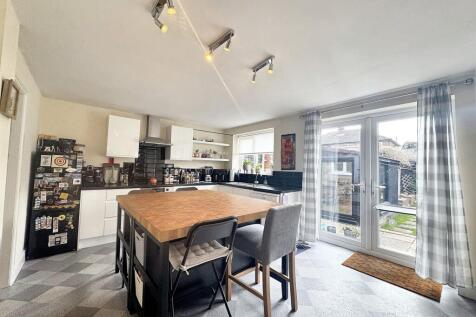 Kitchen/Diner/Family Area