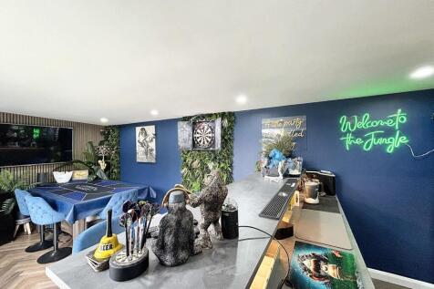 Bar/Games Room