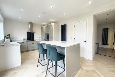 Open Plan Kitchen/Diner/Family Area