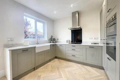 Open Plan Kitchen/Diner/Family Area