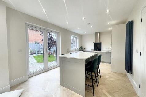 Open Plan Kitchen/Diner/Family Area