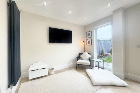 Open Plan Kitchen/Diner/Family Area