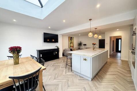 Kitchen/Diner/Family Room