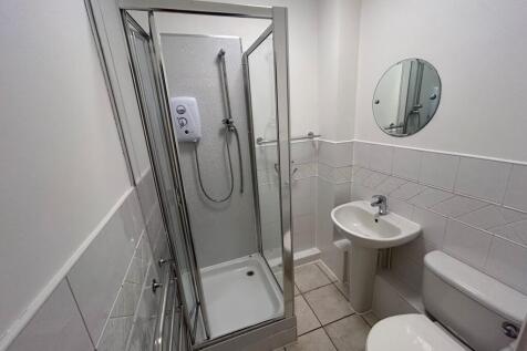 Main Bedroom En-Suite