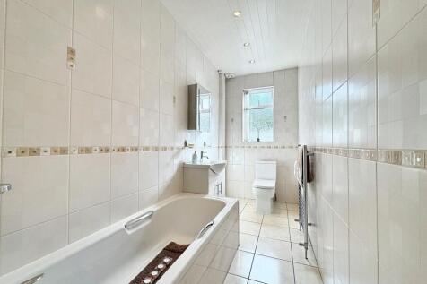 Ground Floor Bathroom