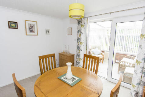 Bedroom/Dining Ro...